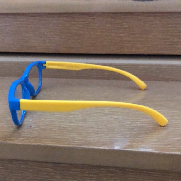 Brand new blue light glasses for kids - Picture 2 of 4